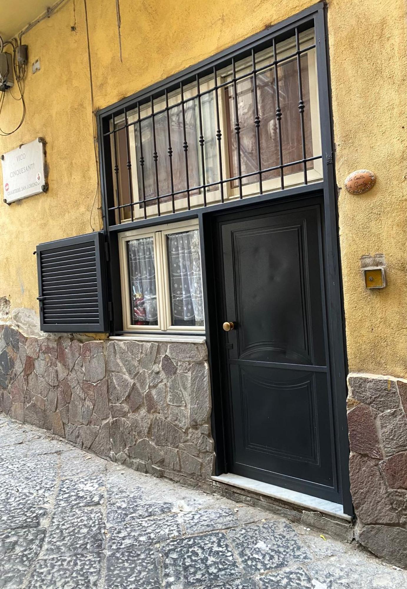 La Casetta Di Giovy Napoli Bagian luar foto